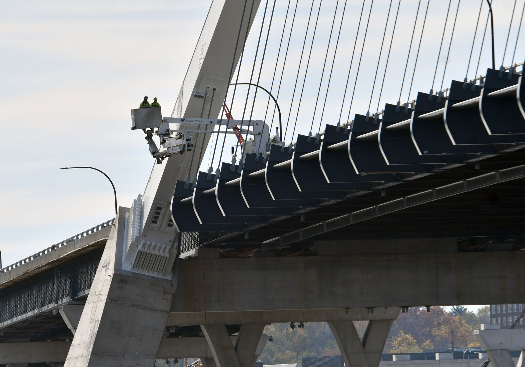 110320-qc-nws-bridge-017